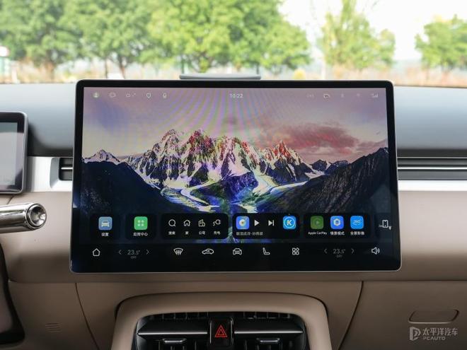 LUS上市 两款车型售价1398万澳门新葡京网页第三代蓝电E5 P(图3)