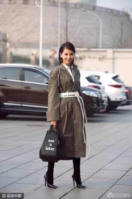 服搭配都是Fashion界高B格品牌澳门新葡京网站《欢乐颂2》里安迪的衣(图4)