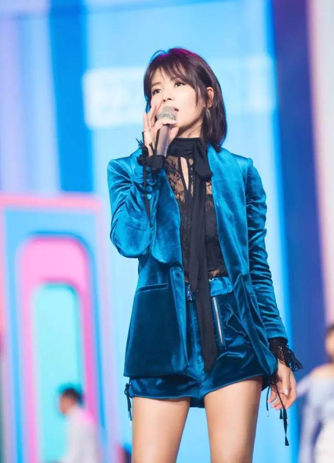 服搭配都是Fashion界高B格品牌澳门新葡京网站《欢乐颂2》里安迪的衣(图15)